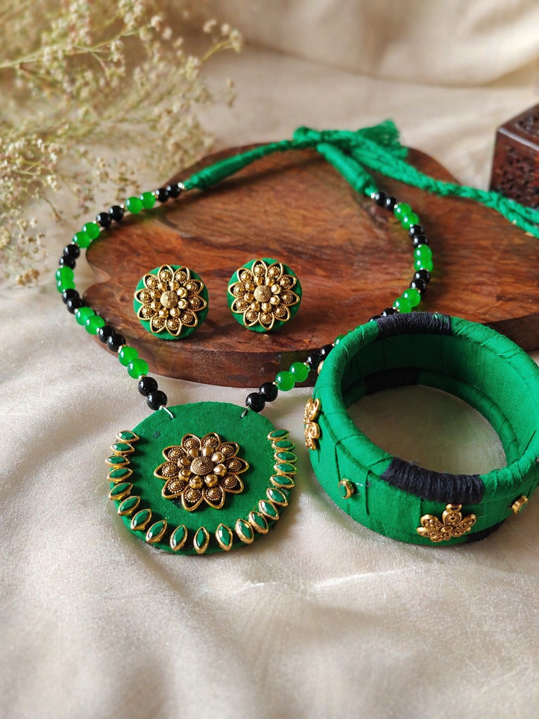 Necklace set
