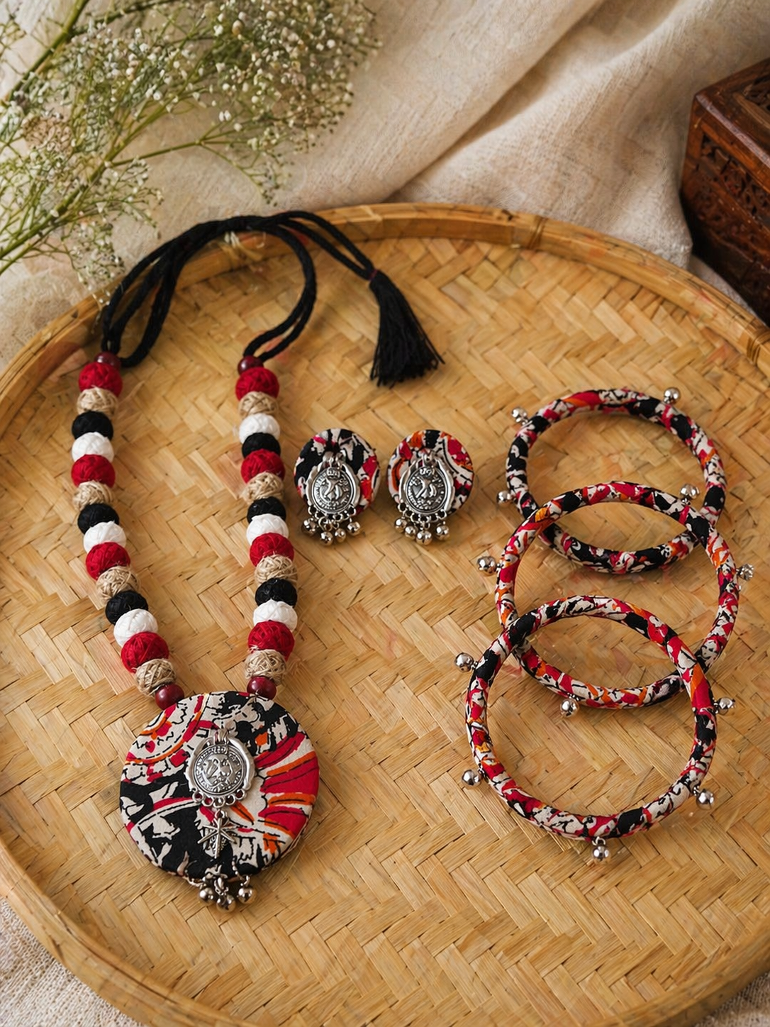 Royal Emerald Gold Necklace